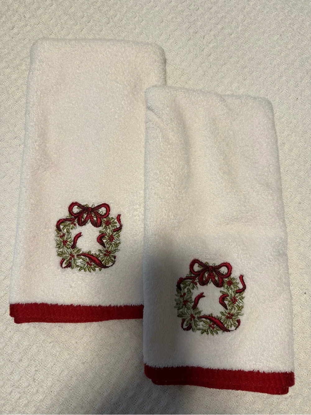 Sophia Christmas Hand Towels Set of 2 White Terry Embroidered Wreath Red Trim